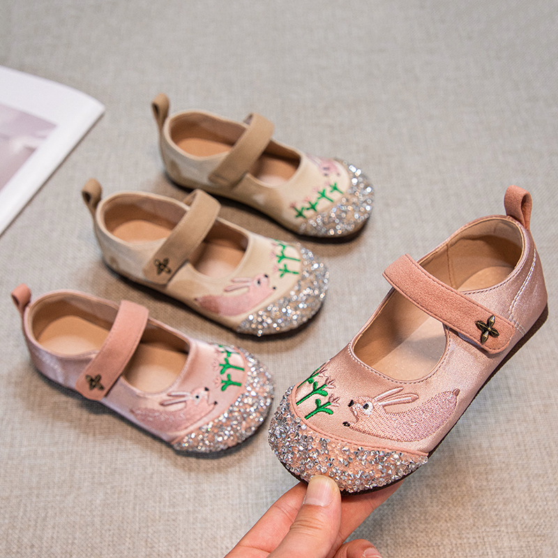Kids Ethnic Fashion - Children's Ethnic Style Embroidered Shoes Girls
